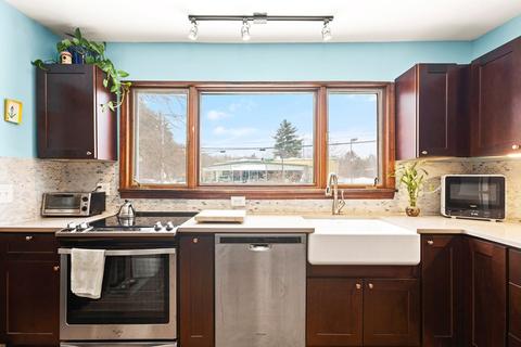 60 Thompson St, Maynard, MA 01754 photo 11