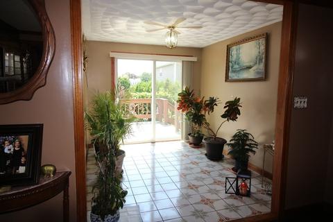 539 Hicks St, Fall River, MA 02724 photo 9
