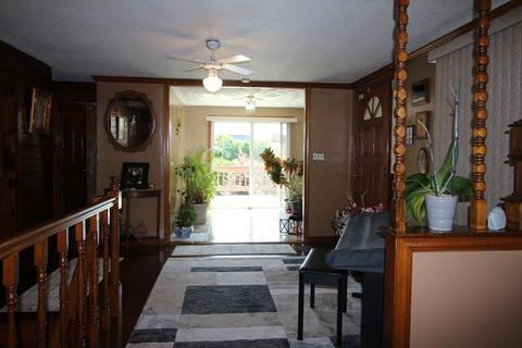 539 Hicks St, Fall River, MA 02724 photo 10