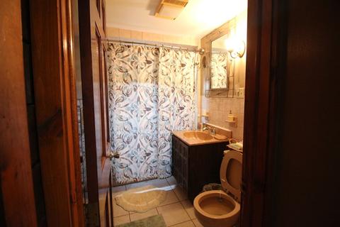 539 Hicks St, Fall River, MA 02724 photo 17