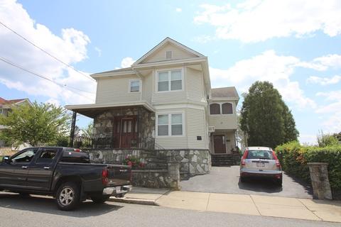 539 Hicks St, Fall River, MA 02724 photo 1