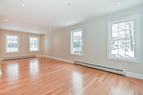 28 Walnut St, Framingham, MA 01702 photo 7