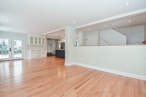 28 Walnut St, Framingham, MA 01702 photo 8