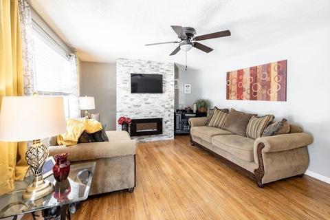 39 E Allen Ridge Rd, Springfield, MA 01118 photo 4