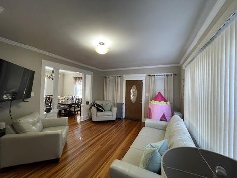 17 Garibaldi St, Springfield, MA 01119 photo 5