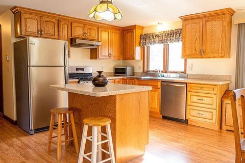 15 Hamel St, Chicopee, MA 01020 photo 3