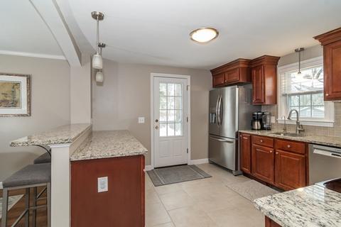 47 Upland Rd, Natick, MA 01760 photo 3