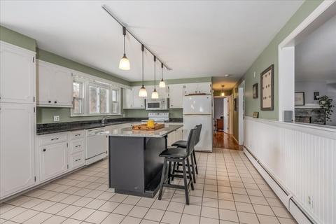 88 Standish St, Worcester, MA 01604 photo 5