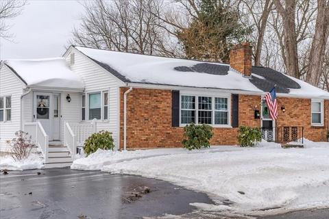 88 Standish St, Worcester, MA 01604 photo 2
