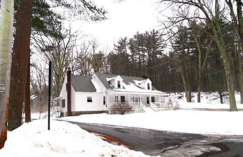 63 Maple St, Douglas, MA 01516 photo 4