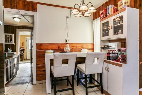 34 Ina St, Springfield, MA 01109 photo 7