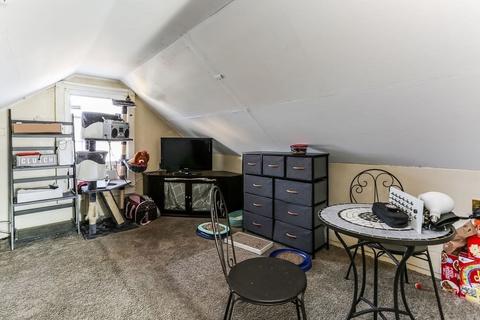 34 Ina St, Springfield, MA 01109 photo 9