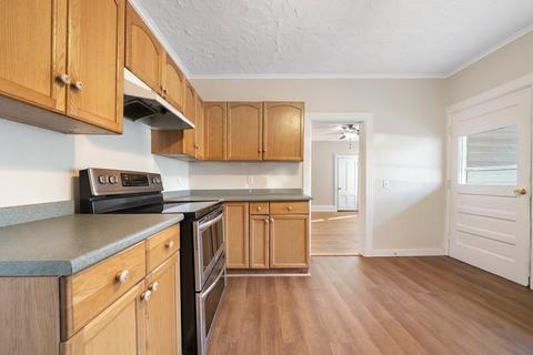 34 Schofield Ave, Dudley, MA 01571 photo 4