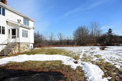 7 Lyons Rd, Dudley, MA 01571 photo 2