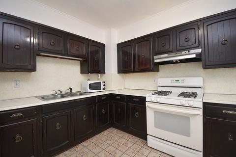 18 Longfellow Ter, Springfield, MA 01108 photo 6