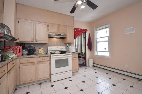 18 Longfellow Ter, Springfield, MA 01108 photo 28