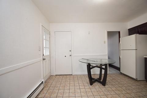 18 Longfellow Ter, Springfield, MA 01108 photo 4