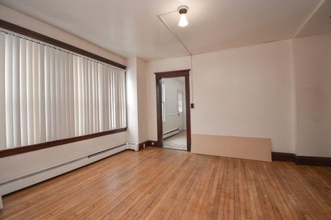 18 Longfellow Ter, Springfield, MA 01108 photo 9