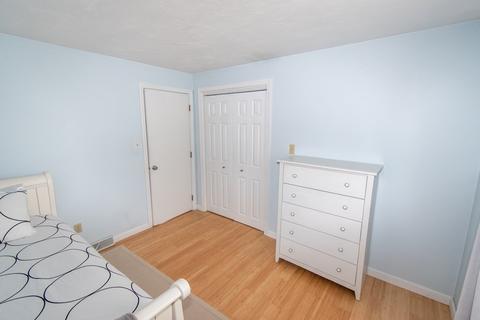 593 Elsbree St, Fall River, MA 02720 photo 18