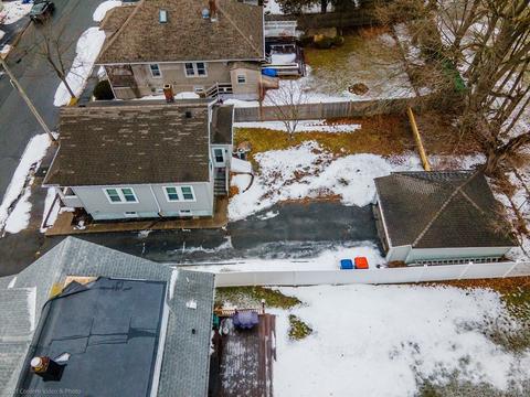 21 Garrison St, Fairhaven, MA 02719 photo 5