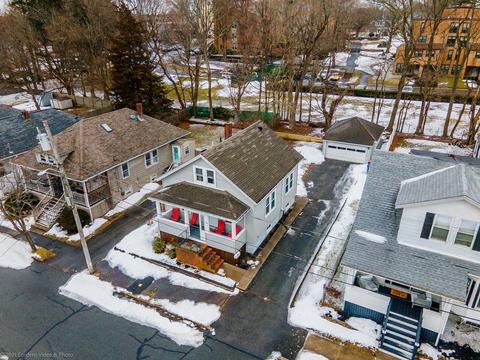 21 Garrison St, Fairhaven, MA 02719 photo 4