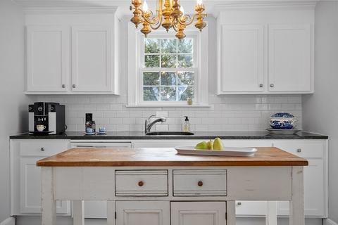 15 Eustis St, Arlington, MA 02476 photo 8