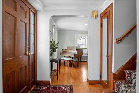 15 Eustis St, Arlington, MA 02476 photo 2