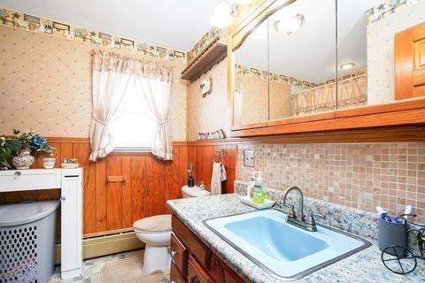 27 Dalton Ave, Chicopee, MA 01020 photo 16