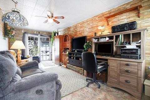 27 Dalton Ave, Chicopee, MA 01020 photo 6