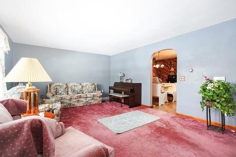 27 Dalton Ave, Chicopee, MA 01020 photo 15