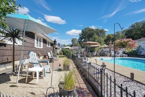 27 Dalton Ave, Chicopee, MA 01020 photo 8