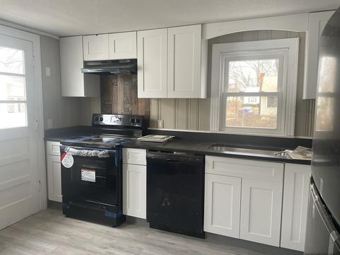 117 Cloran St, Springfield, MA 01109 photo 2
