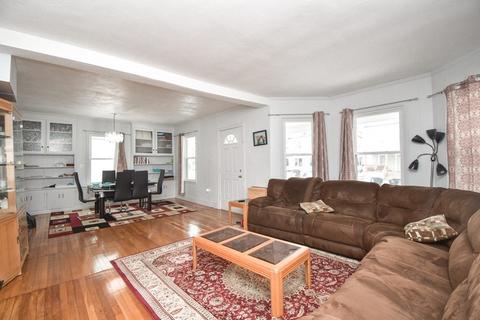 18 Crown St, Springfield, MA 01108 photo 5