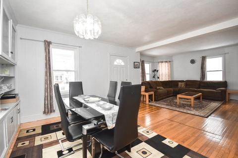 18 Crown St, Springfield, MA 01108 photo 11