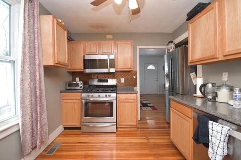 18 Crown St, Springfield, MA 01108 photo 12
