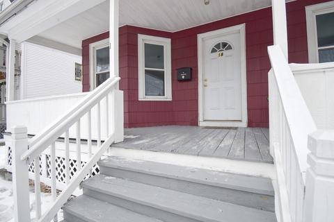 18 Crown St, Springfield, MA 01108 photo 3