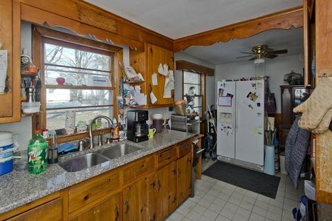 16 Capitol Rd, Springfield, MA 01119 photo 2