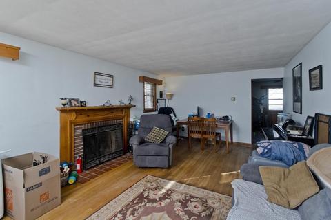 16 Capitol Rd, Springfield, MA 01119 photo 8