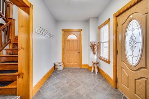 278 Grattan St, Chicopee, MA 01020 photo 2
