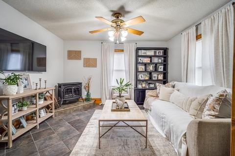 278 Grattan St, Chicopee, MA 01020 photo 4