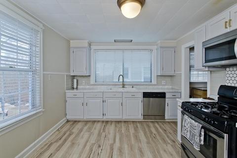 98 Kimberly Ave, Springfield, MA 01108 photo 11