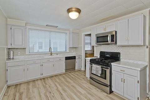 98 Kimberly Ave, Springfield, MA 01108 photo 3
