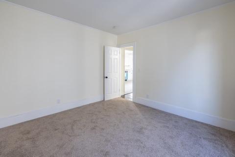 17 Dalton Pl, Springfield, MA 01109 photo 9