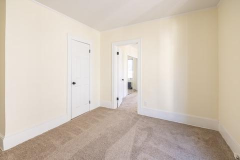 17 Dalton Pl, Springfield, MA 01109 photo 7