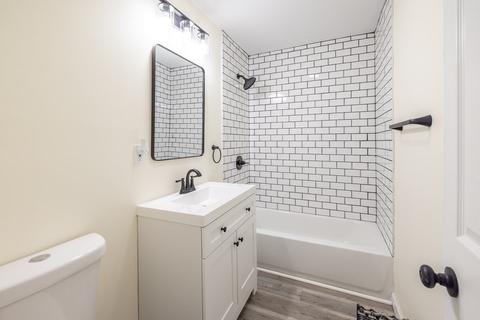 17 Dalton Pl, Springfield, MA 01109 photo 8