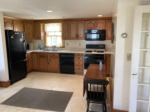 16 Cedar St, Wareham, MA 02571 photo 4