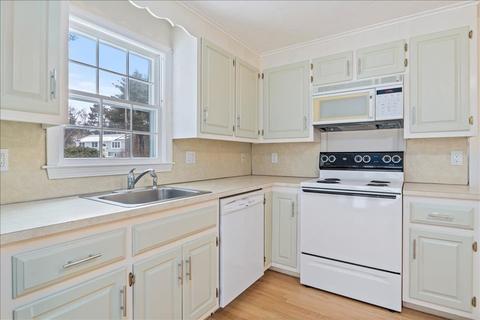 2 Captiva Rd #C, Walpole, MA 02081 photo 9