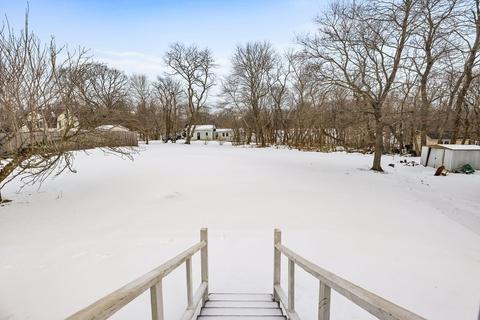 8 Newbridge St, Hingham, MA 02043 photo 4
