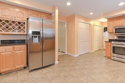 8 Leonard Rd, Mendon, MA 01756 photo 6