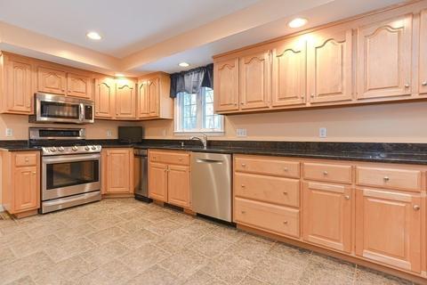 8 Leonard Rd, Mendon, MA 01756 photo 5